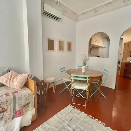 Great In The Heart Of Meynadier Old Neighbourhood ! *